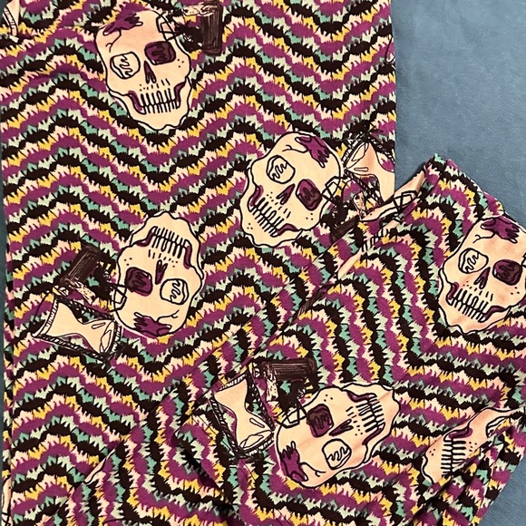 LuLaRoe Multicolor Skull Print Leggings - Picture 1 of 2